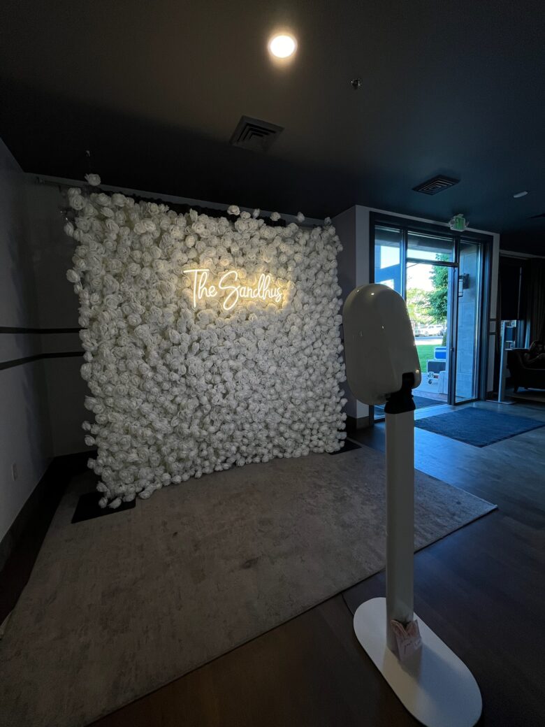 White Rose Wall - Image 5