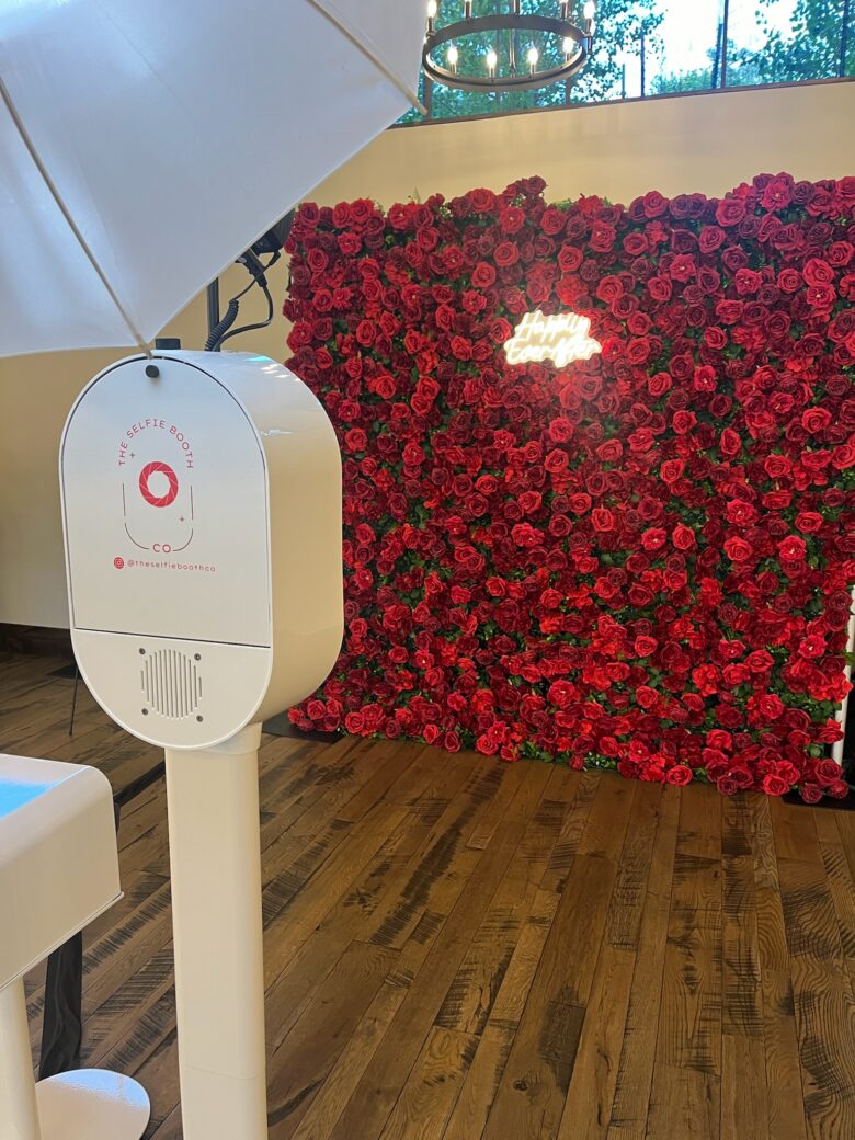 Red Rose Wall - Image 5